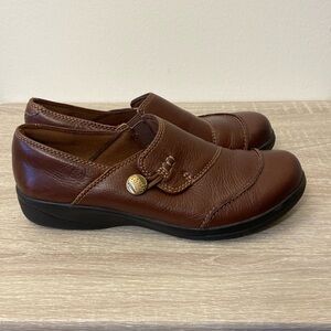 CLARKS Collection Brown Slip-On Ultra Comfort Loafer 15807 size 7